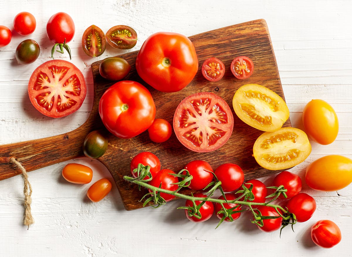 Mặt nạ cà chua giúp da cân bằng độ ẩm hơn.